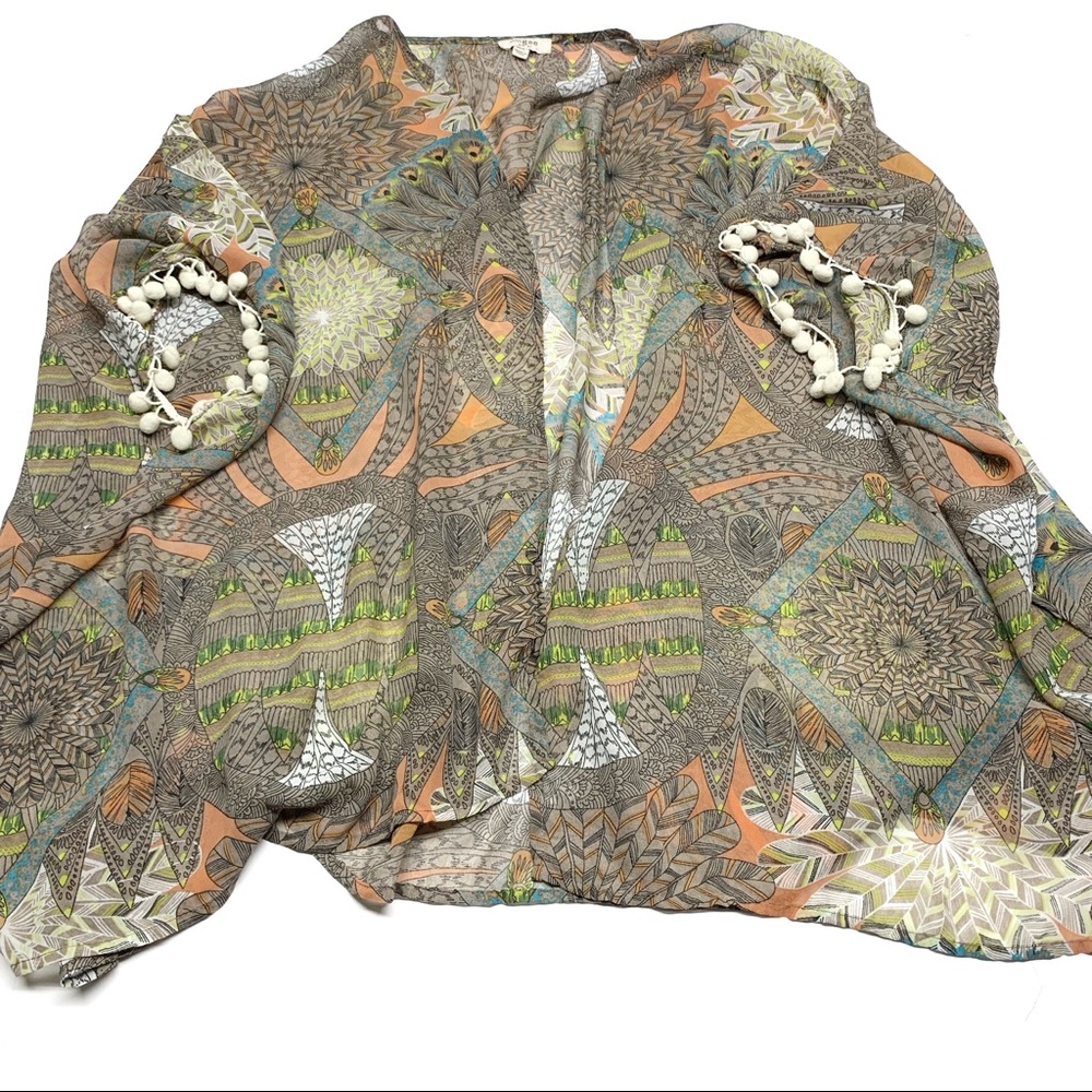 ❌SOLD❌ •Umgee M/L Sheer Kimono with PomPoms H8 - Picture 2 of 8